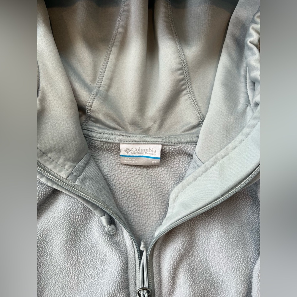 Gray Columbia women’s jacket - Picture 4 of 5